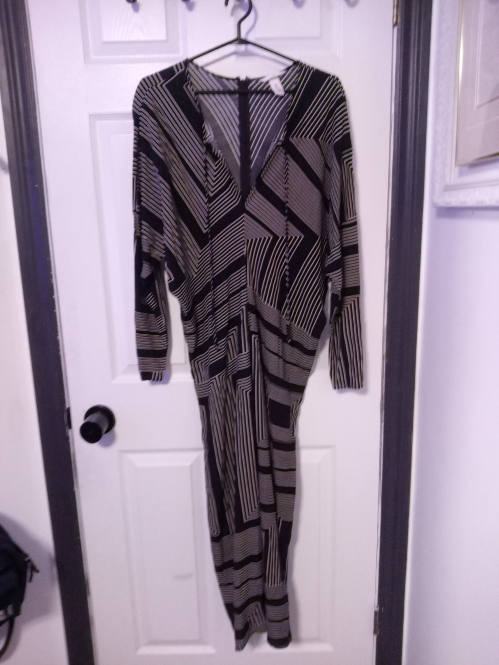 H&M Black and Gray Geometric Long-Sleeve Wrap Dress